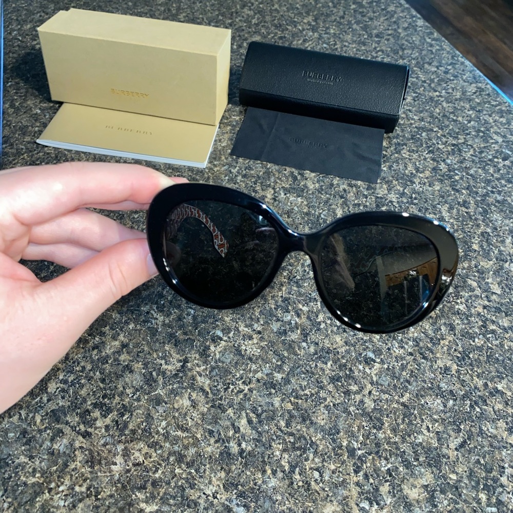 Burberry Sunglasses - Picture 2 of 7